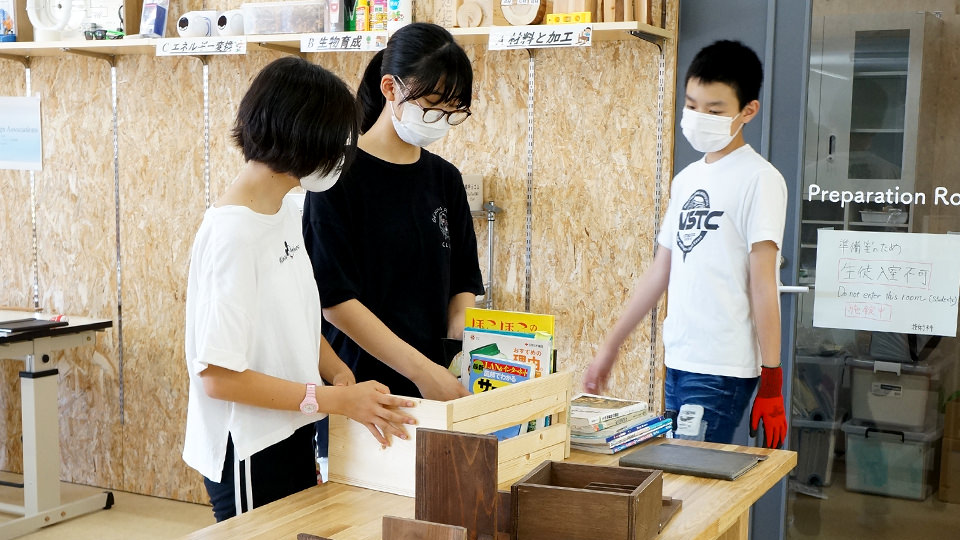 広島叡智学園中学校の技術の授業の様子