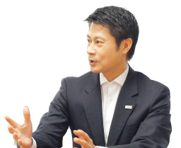 湯崎英彦県知事の写真