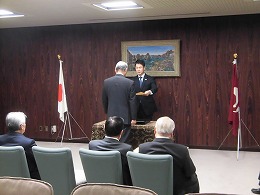 市町議会議員知事表彰式写真1