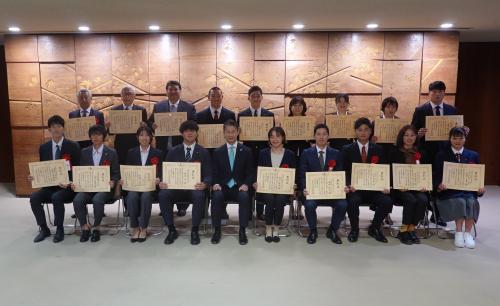 令和５年度広島県スポーツ知事表彰被表彰者記念写真（国体以外）