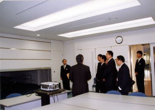 熊野町庁舎にて　庁舎見学の写真３