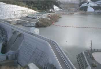 ダムの満水時、左岸から撮影した画像です