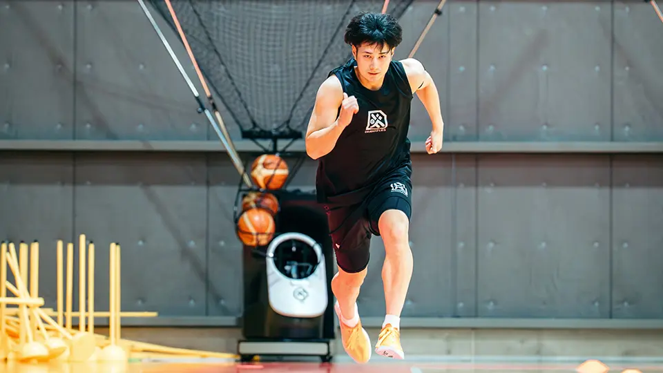 走り込む寺嶋選手