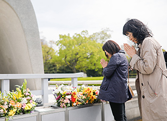 世界中を勇気づける平和への祈りとアクション 画像