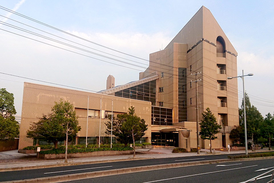 広島県立図書館(広島県情報プラザ)外観