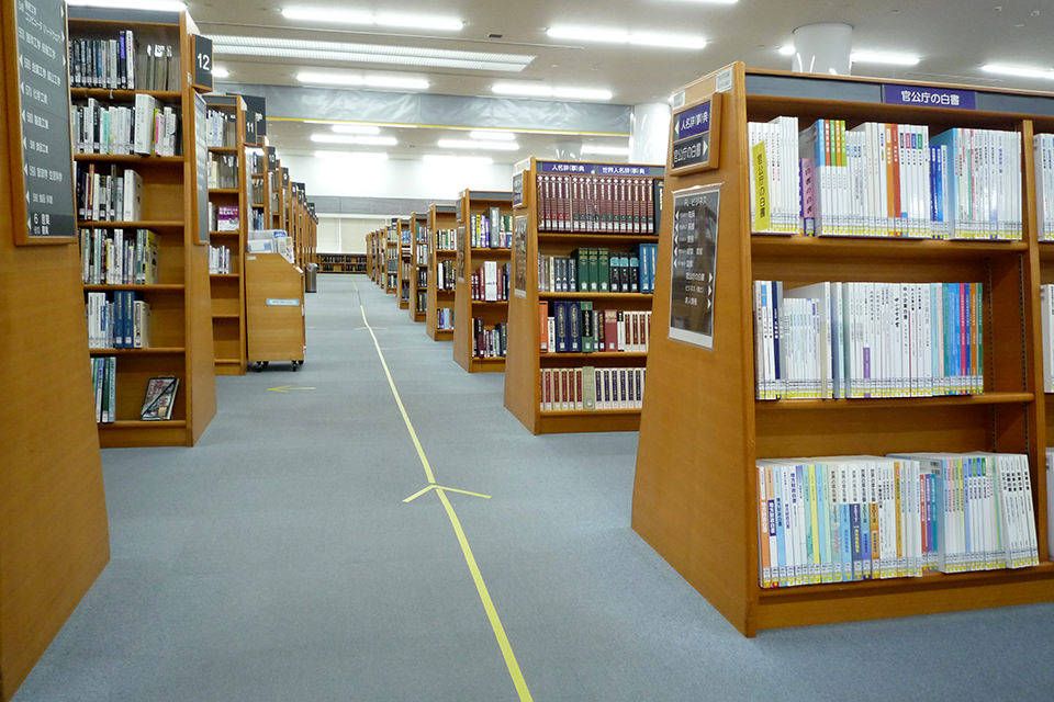 広島県立図書館 内観