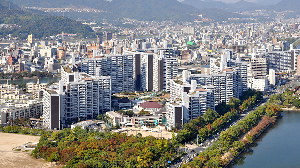 市営基町高層アパート 空撮