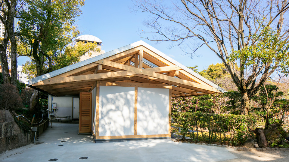 縮景園の事務所棟東トイレ