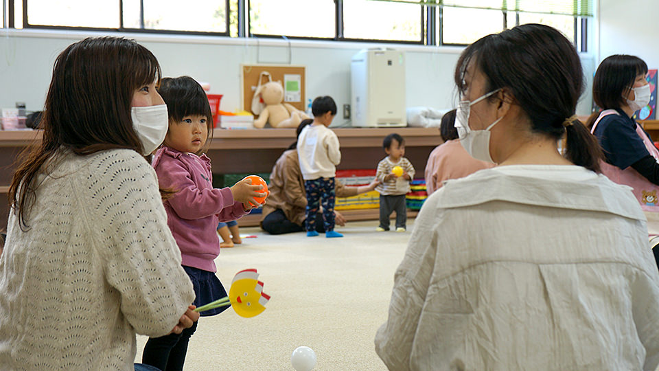 お母さん同士でお話しされている様子