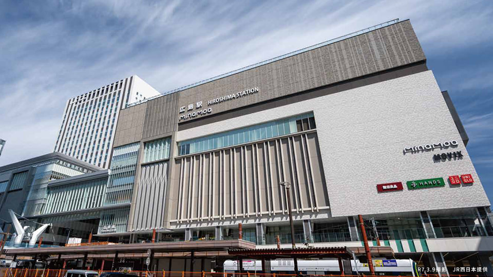 新駅ビルミナモアの外観