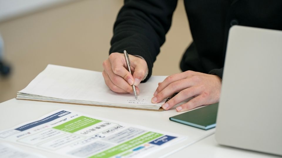 アイデアをノートに書き起こす