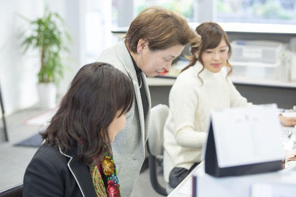 有木株式会社＿社内お写真①