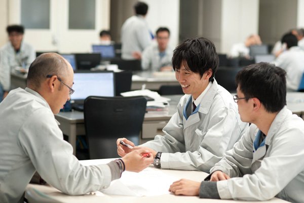 デルタ工業株式会社＿社内お写真①