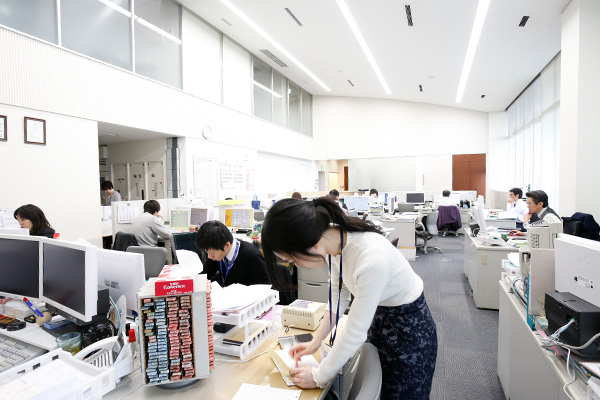 広島トヨペット株式会社＿社内お写真②