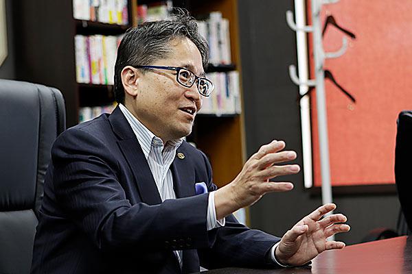 株式会社八天堂＿森光氏お写真