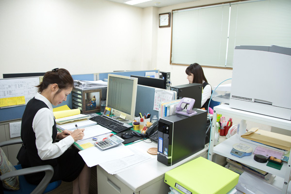 日神運輸株式会社＿社内お写真①