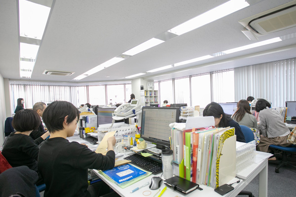 Sen社会保険労務士法人＿社内お写真③