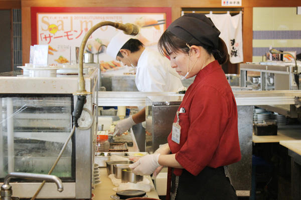 鮮コーポレーション株式会社＿社内お写真①