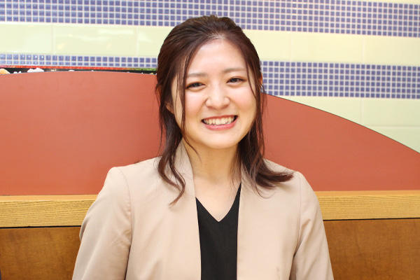 鮮コーポレーション株式会社＿岩井璃奈氏お写真