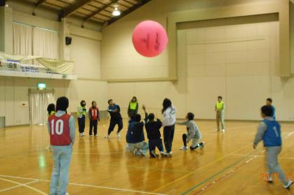 スポーツ大会（キンボール）の様子