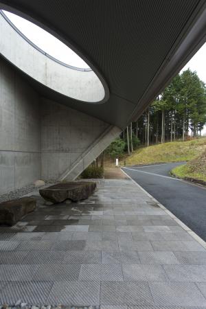 元宋の歌碑がある遊歩道