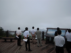 神峯山山頂から瀬戸内海を展望する様子1