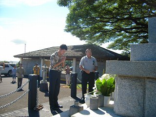 ハワイ州ヒロの日本人先亡慰霊塔を訪問１