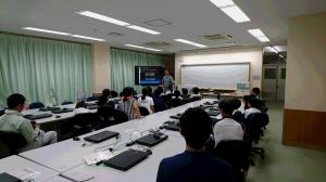 ミヤジマトンボの生態について学びます