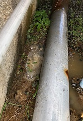 給水管の穴あき