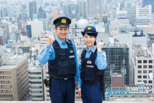 警察官の制服姿