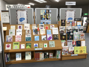 図書の貸し出しも行いました