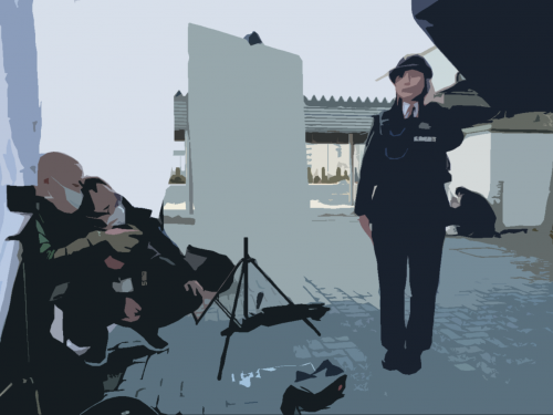 女性警察官のポスター撮影