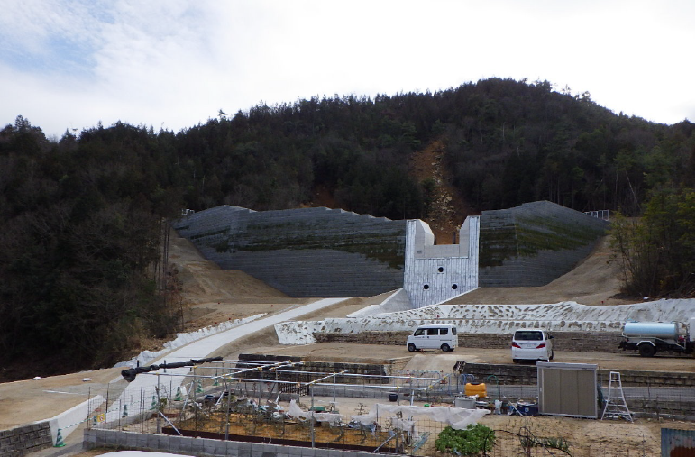 黒瀬川左6隣　本堤正面