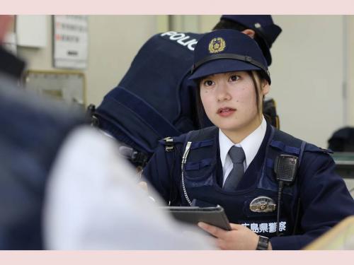 女性警察官