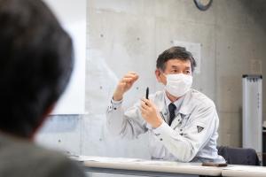 岡田吉弘氏写真