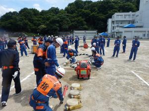 小型ポンプ操法訓練の写真