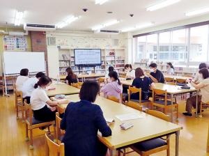 学校でマナビノラボに参加している様子