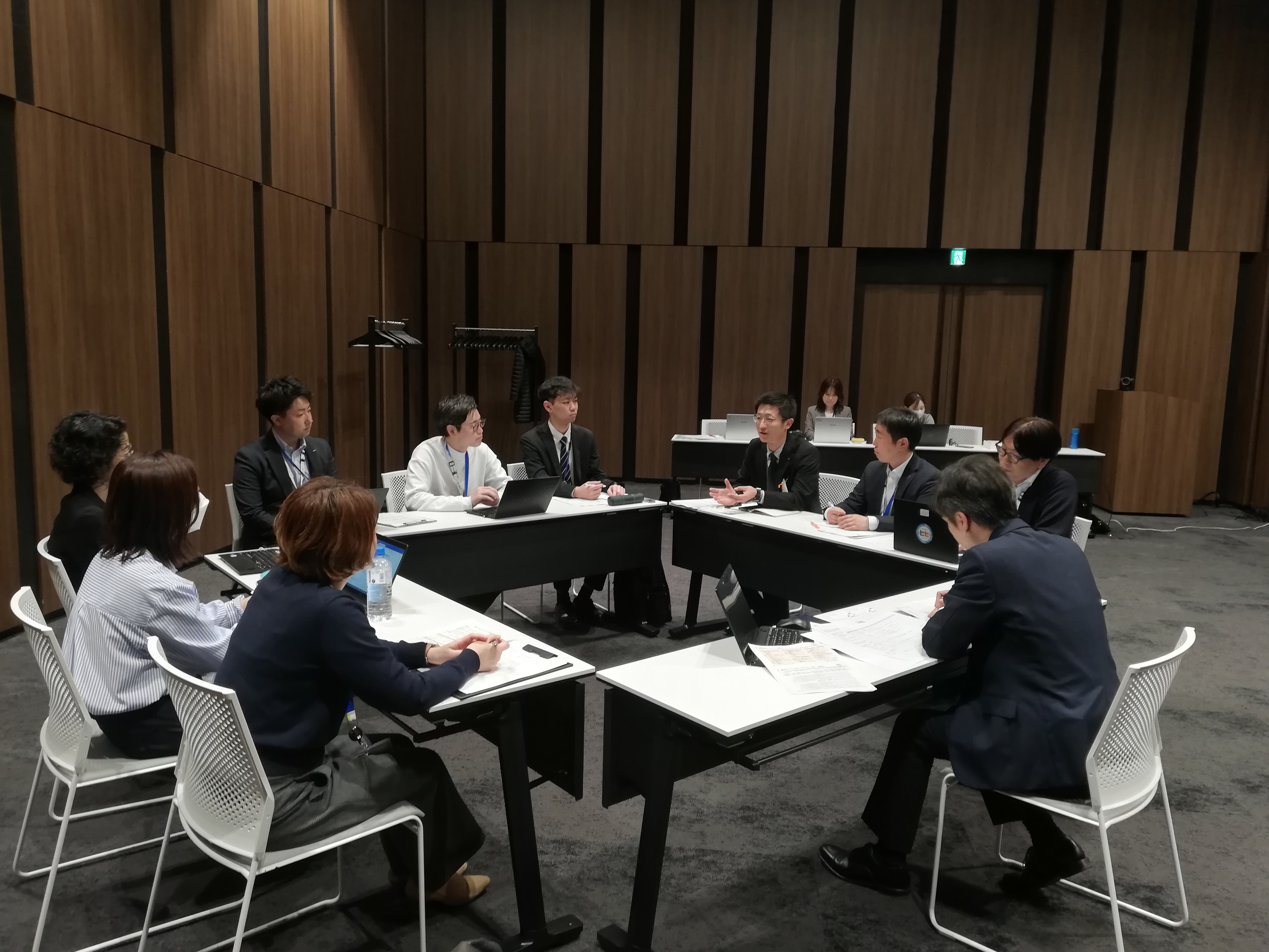 座談会