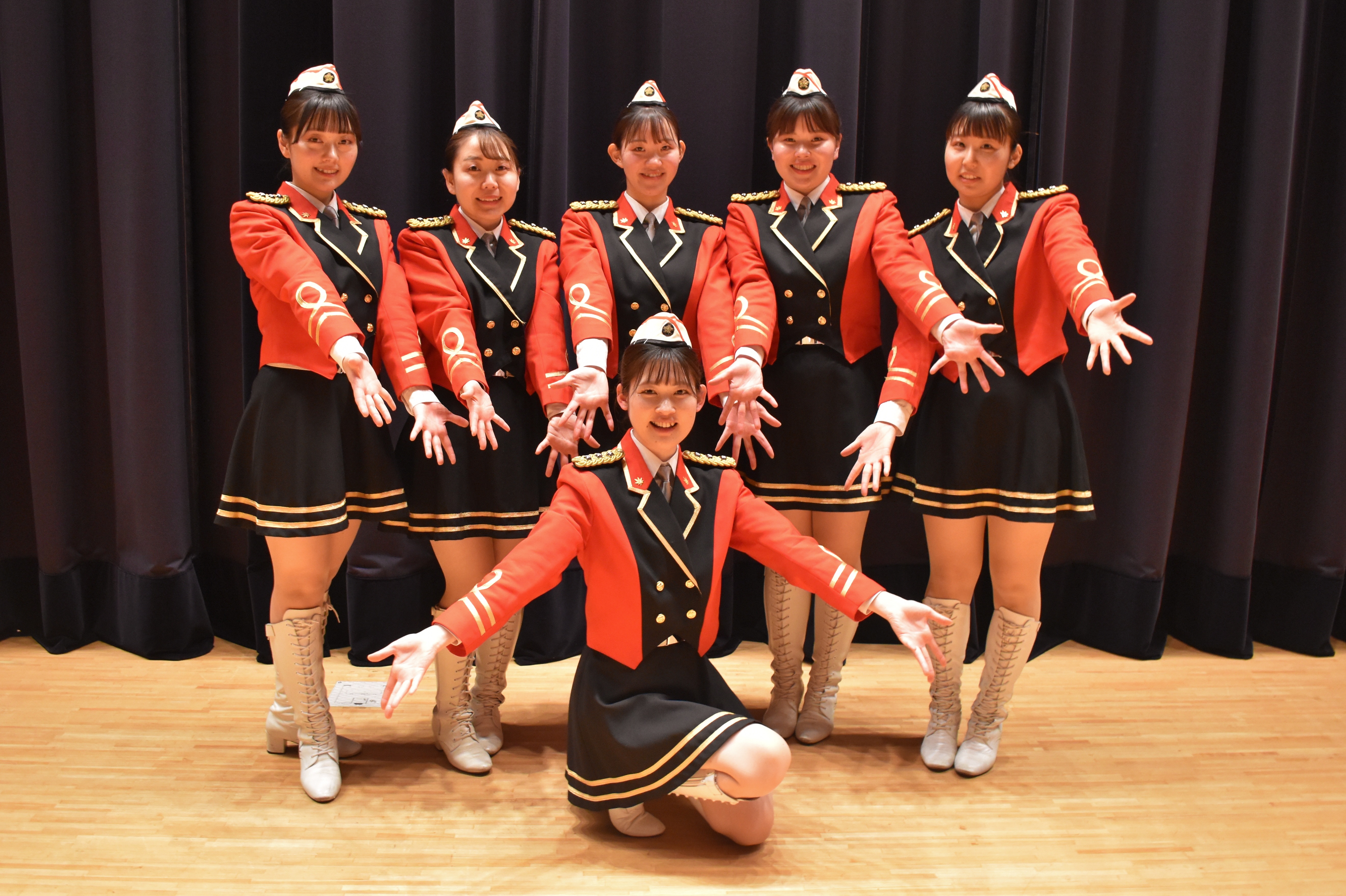カラーガード全員の集合写真
