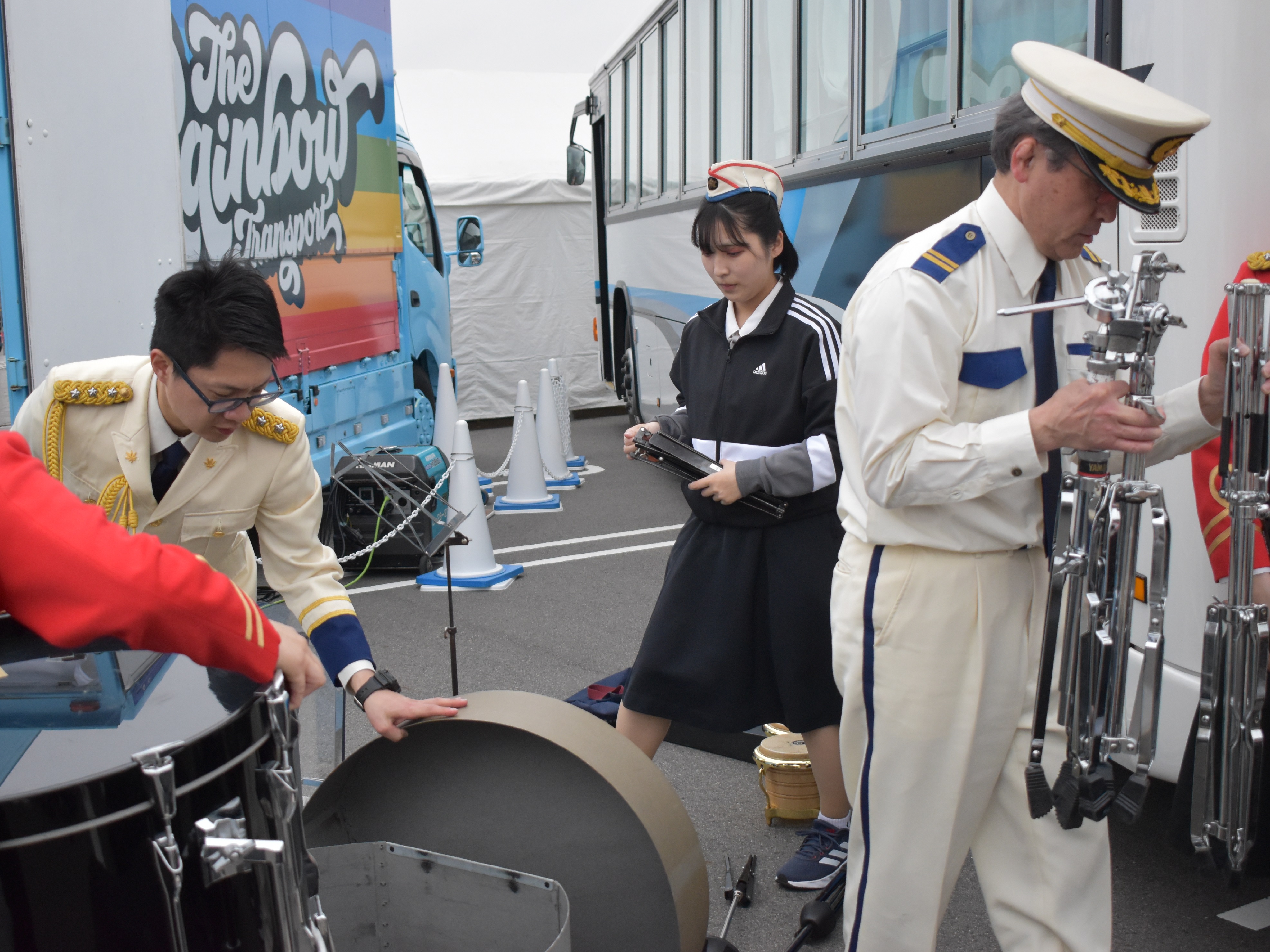 イベントの準備をする隊員たち