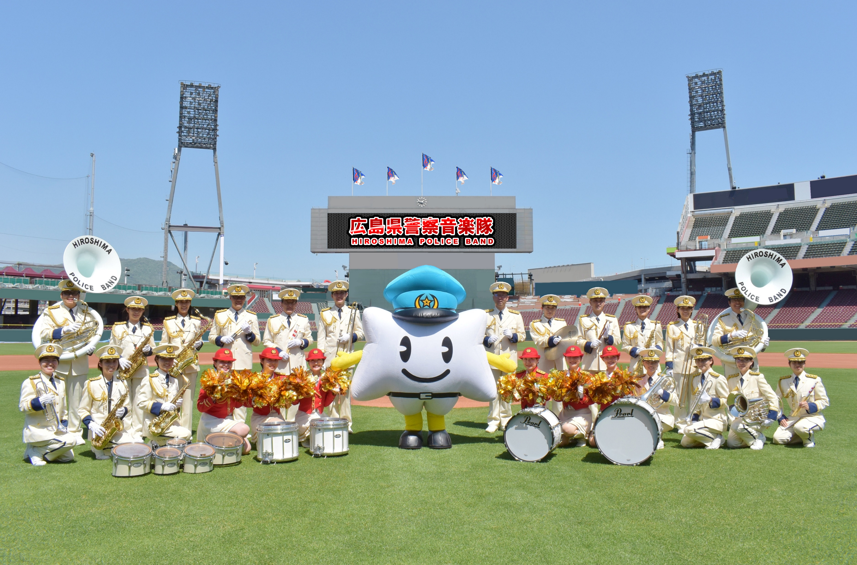 音楽隊とメイプル君集合写真