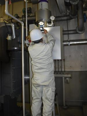 高齢者や経験の浅いスタッフでもスムーズに検診作業が行えている場面