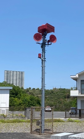 梶毛ダム警報設備の写真
