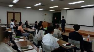 修了証書交付の様子の写真