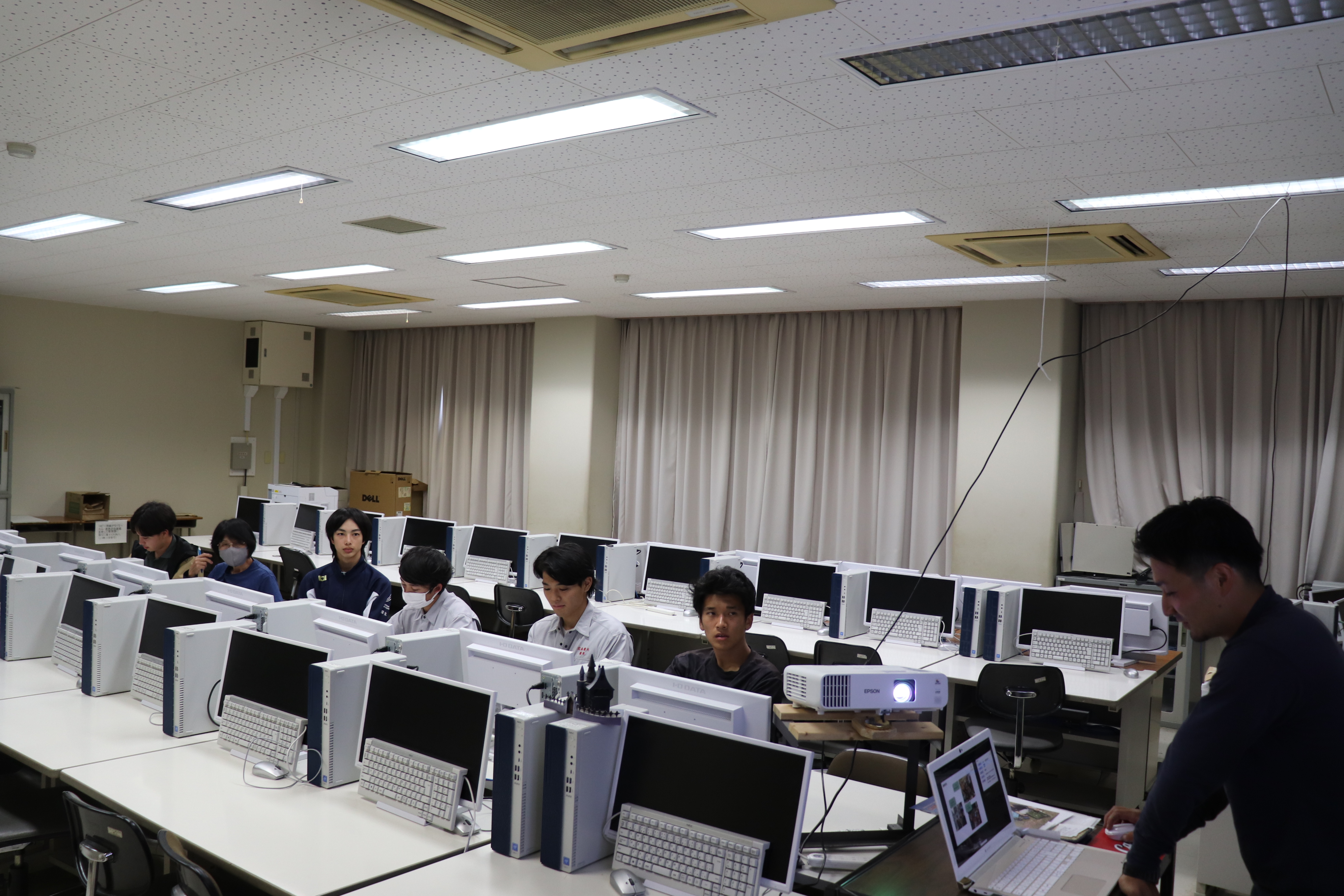 参加企業18