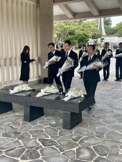 国立戦没者墓苑献花０