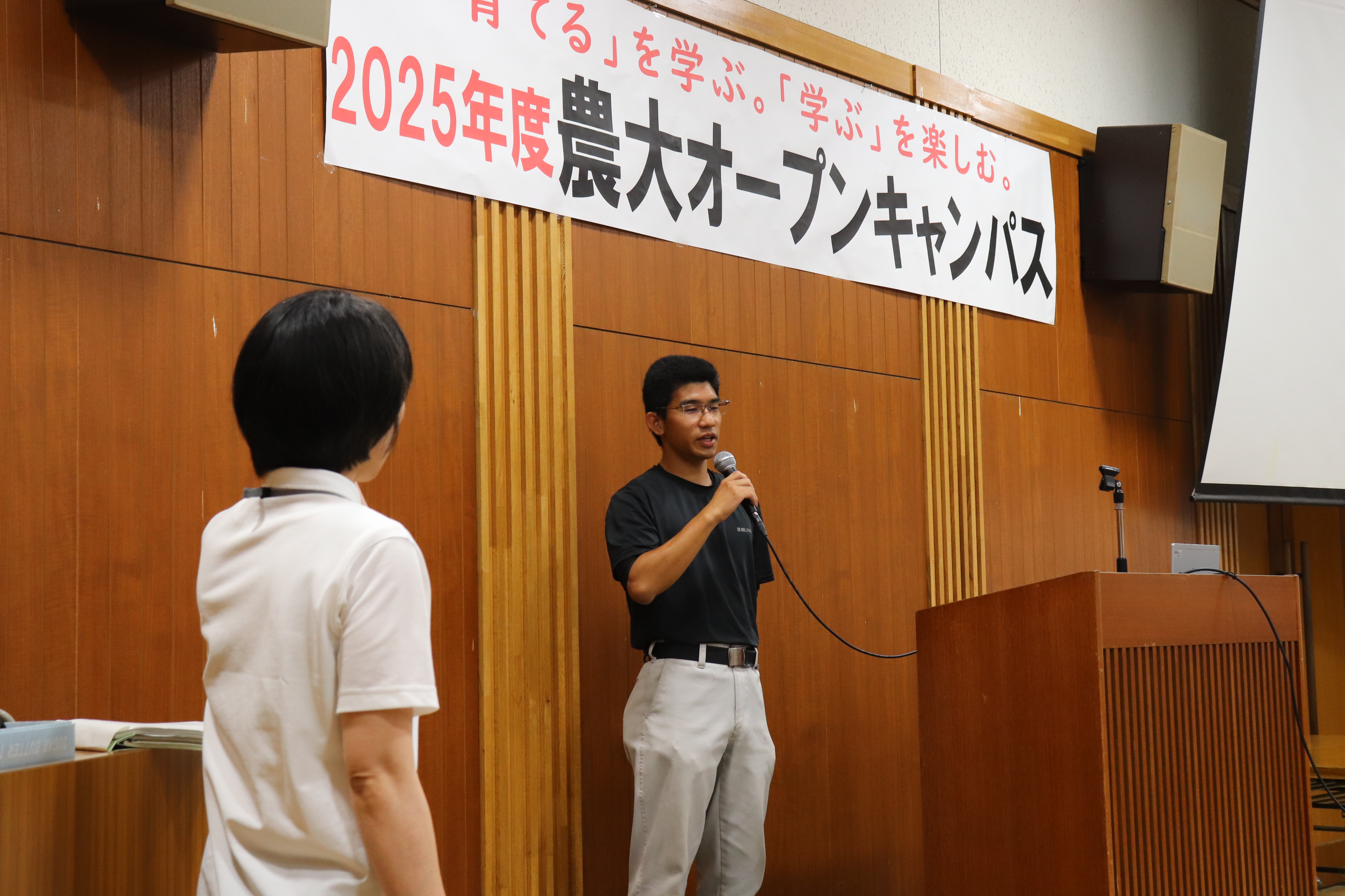 学生インタビューの様子
