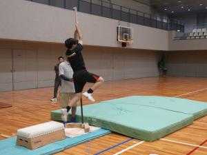 棒高跳び④