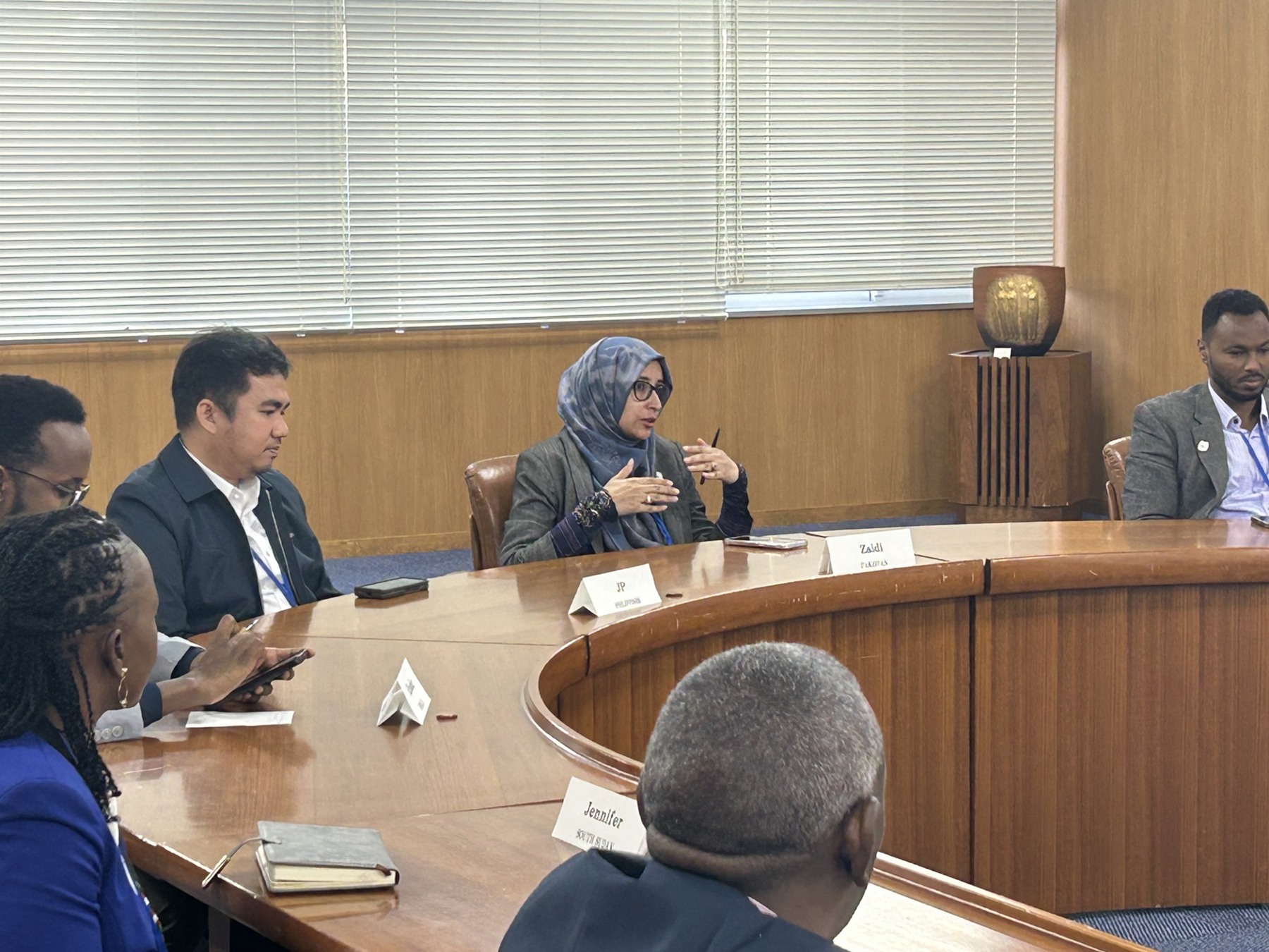 アムブレーン氏