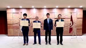 令和3年表彰式での記念撮影